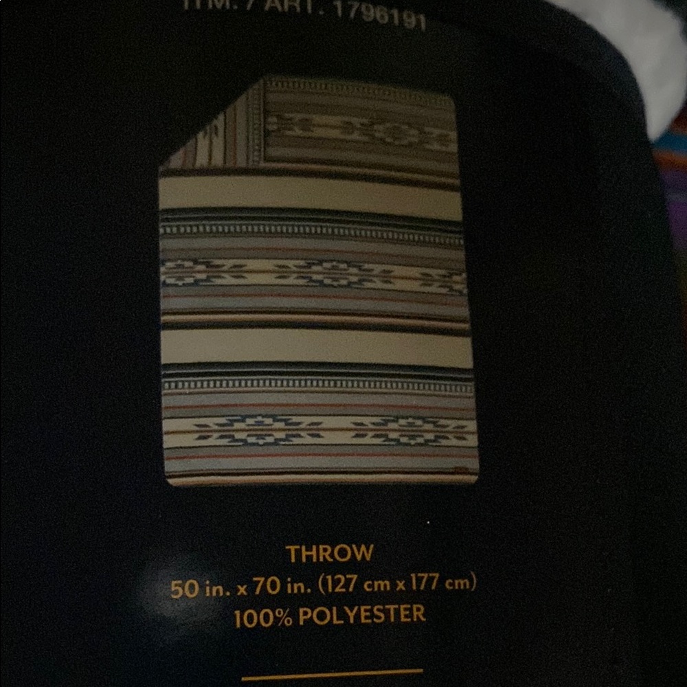 Pendleton Ultra Soft Throw with Geometric Design Saltillo Stripe NEW - Picture 3 of 4